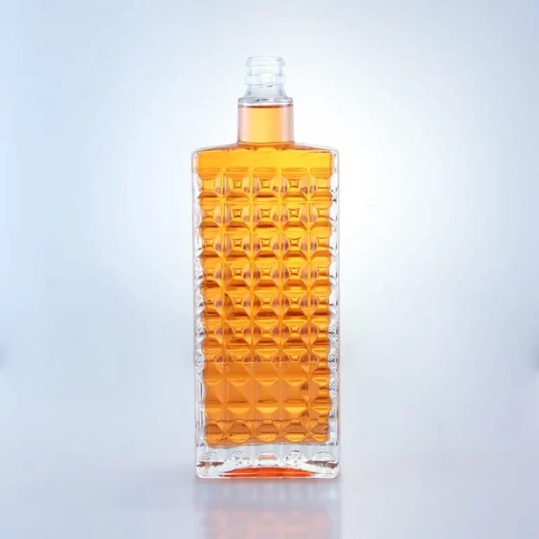 022-750ml 1L Luxury square carving glass bottle guala neck finish glass