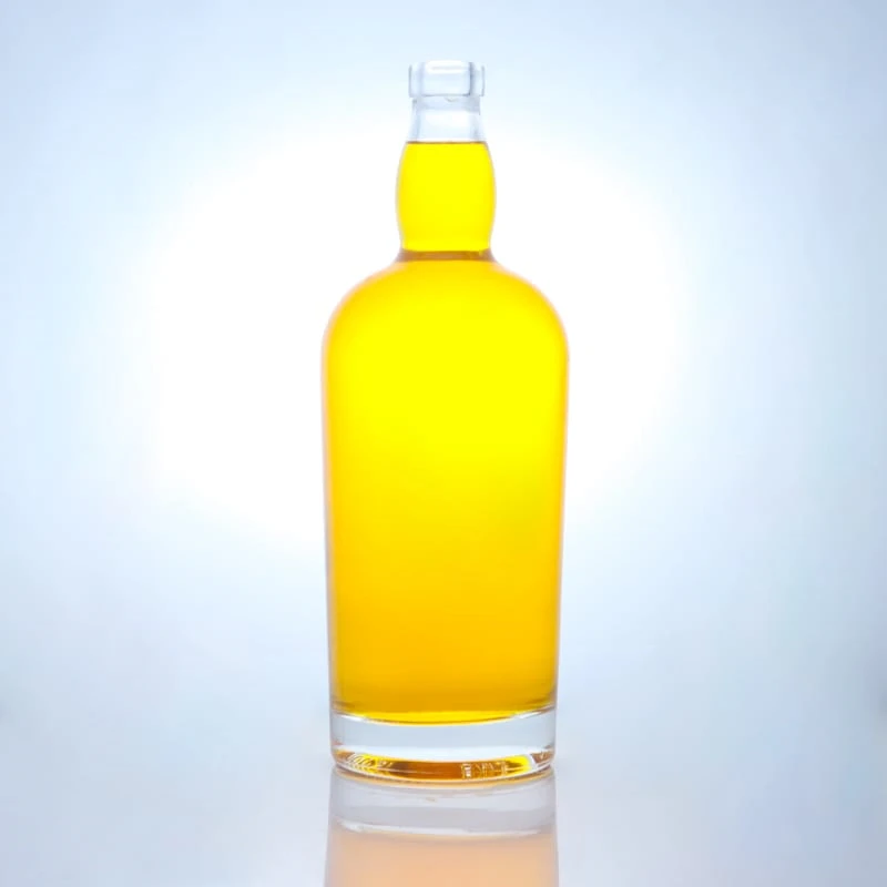 206-Top sale 700ml 750ml whiskey glass bottle with corks