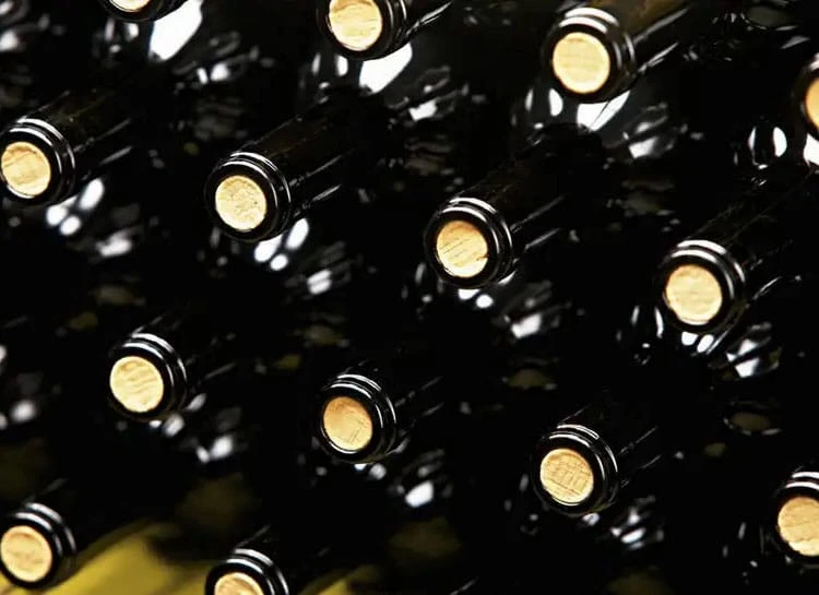 Why choose black wine bottles for wine?