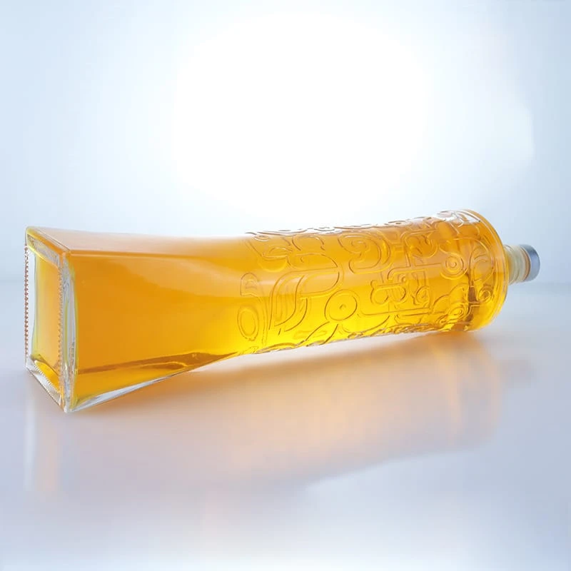 botella de whisky grabada